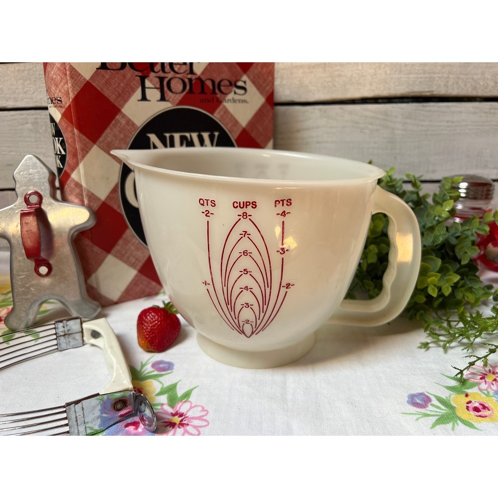 Vintage Tupperware 8 Cup Mix-N-Stor White Bowl * Red Lettering